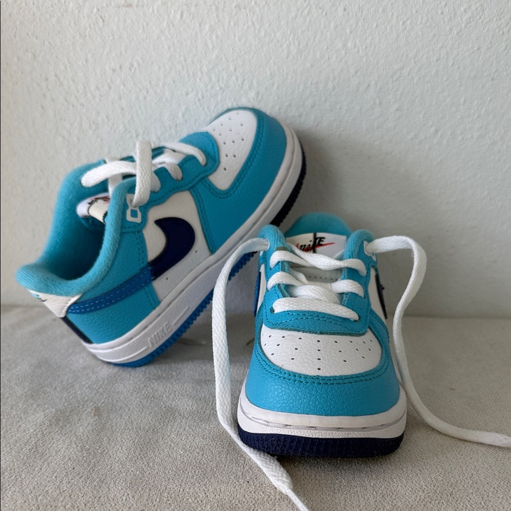 Nike Kids Aqua and White Sneakers
